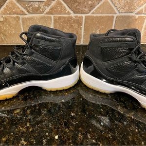 Nike Jordan 11 retro size 7Y